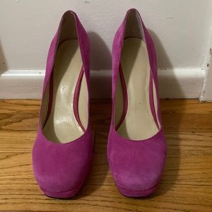 Nine West fuchsia suede Mary Jane platform heel